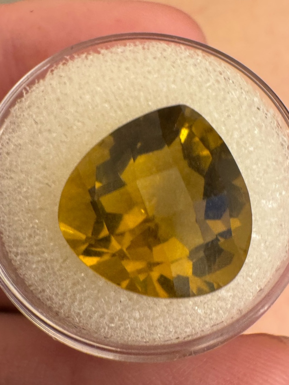 Rare 12.35 carat genuine citrine loose
Gem in jar
